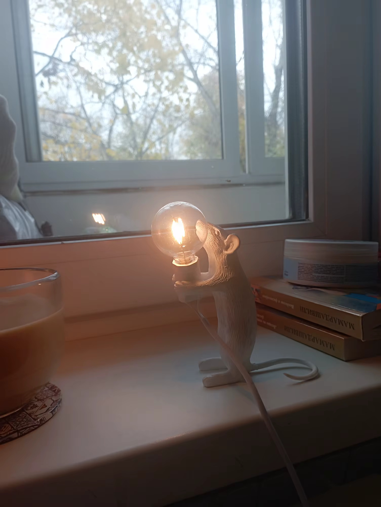 Dropshipping Nordic Home Room Mouse LED Table Lamp Modern Style Desktop Bedside Table Lights Home Room Decor Lighting Desk Lamp