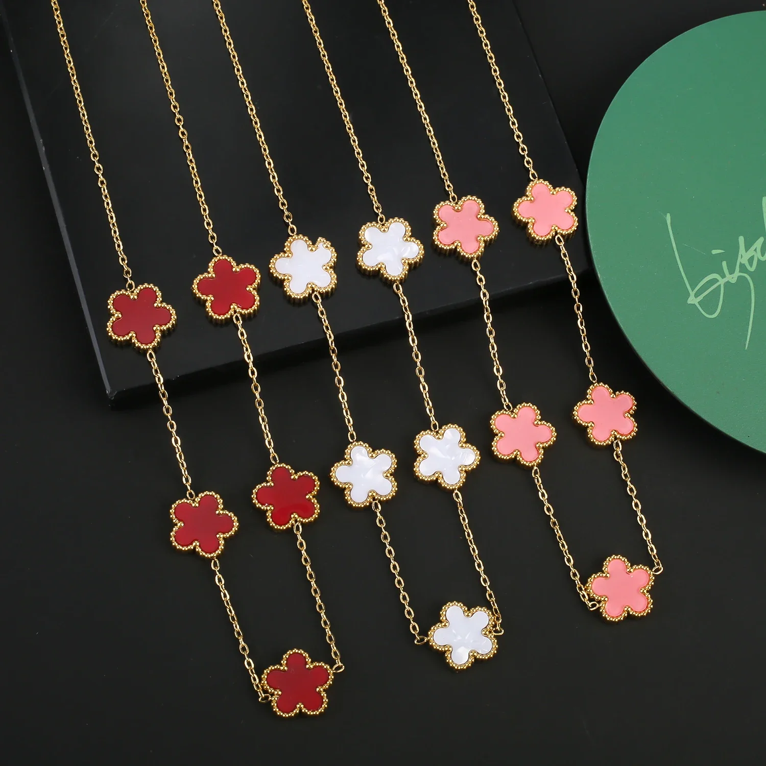 Hot Stainless Steel Gun Black Simple Plant Five-leaf Flower Bracelet Necklace Earrings Three-piece Jewellery Set Ladies Clover