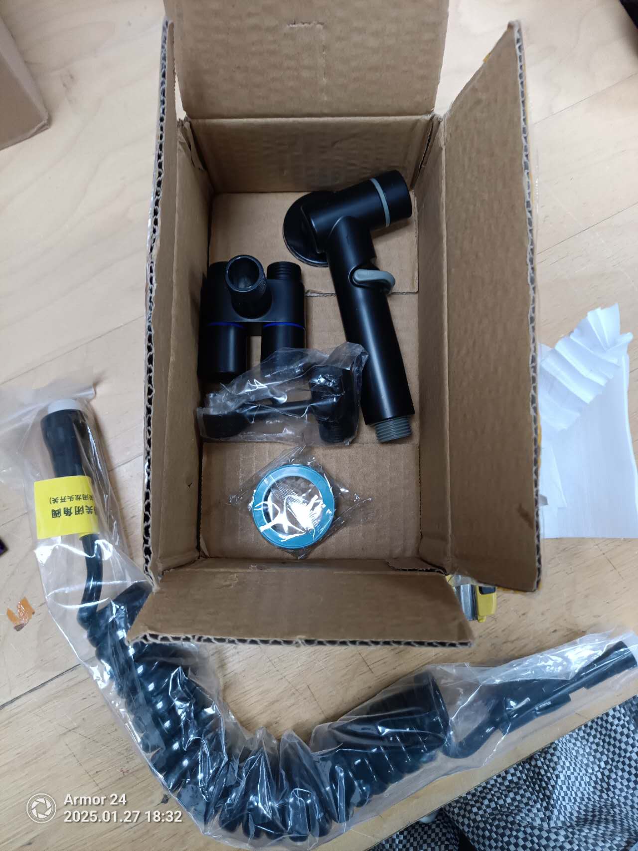 New Hand Held Bidet Sprayer for Toilet, Mini Toilet Faucet Sprayer Shower Portable Bidet Set,double outlet angle valve